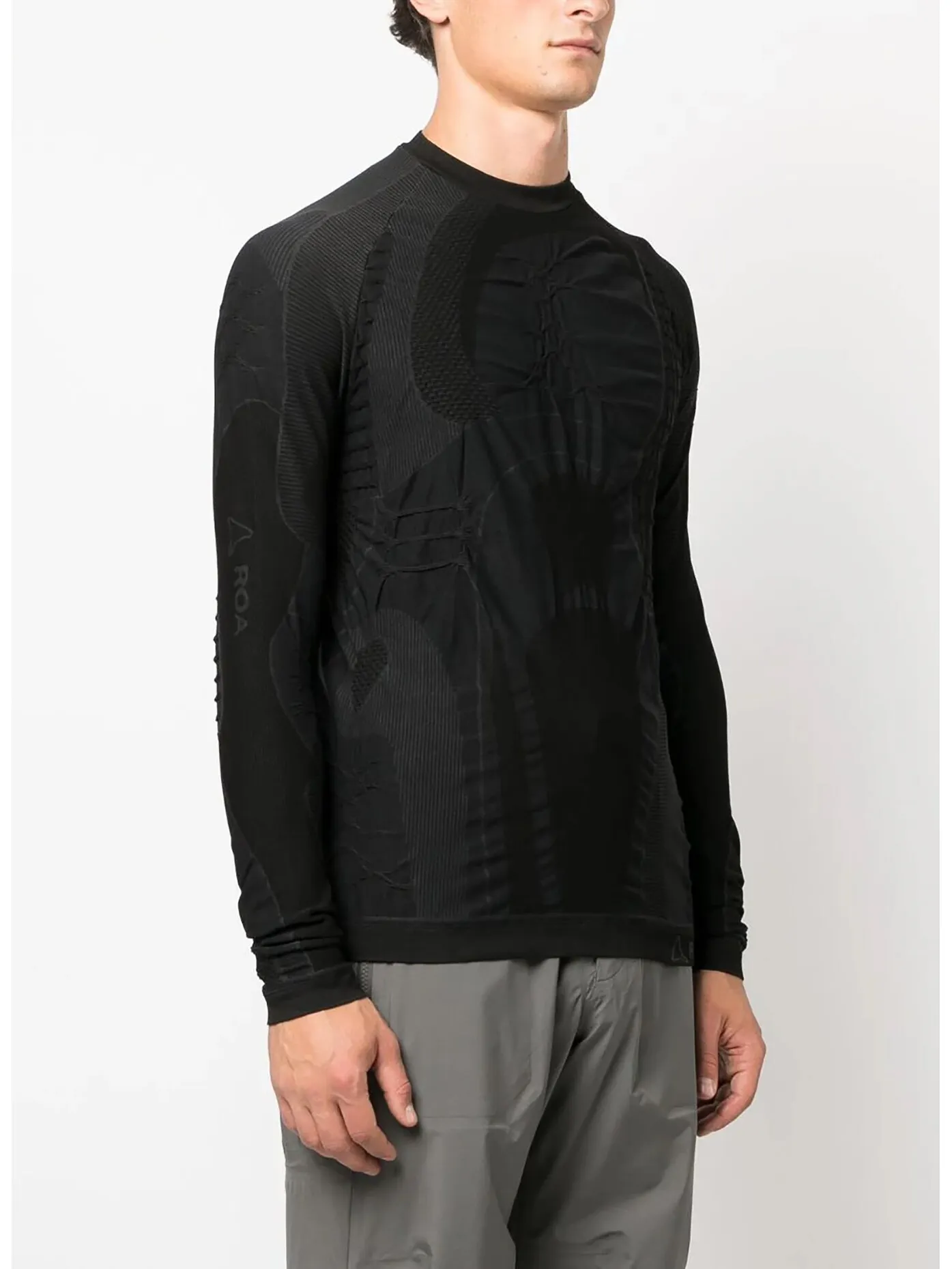     -ROA    -FELPA ROUNDNECK 3D KNIT-