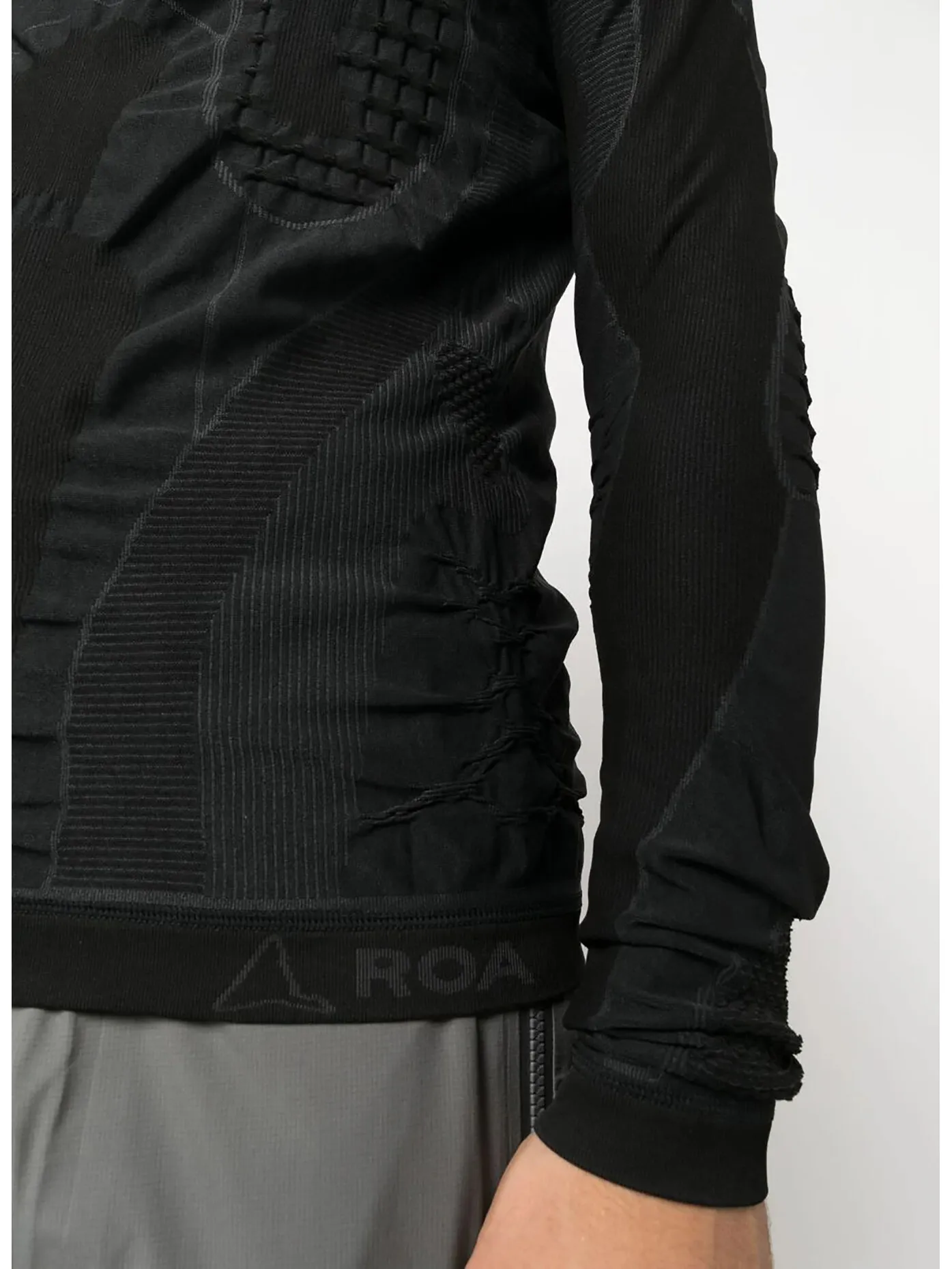     -ROA    -FELPA ROUNDNECK 3D KNIT-