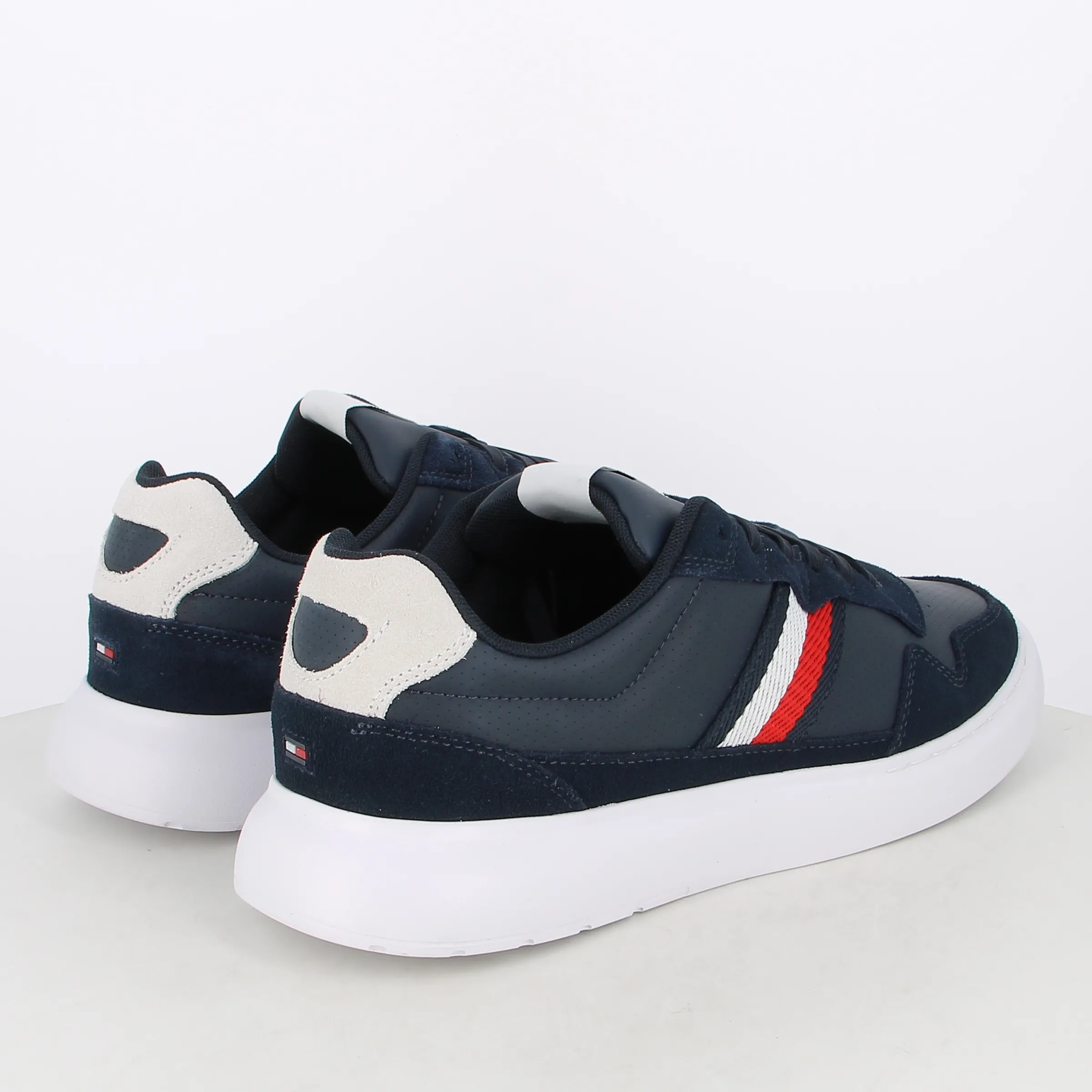 -----Tommy Hilfiger -----Sneakers da uomo bicolor con logo ----