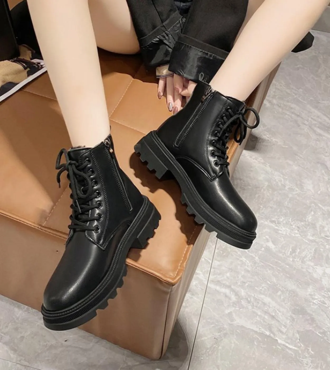 2022 nuovi stivali Martin autunno inverno piattaforma donna stivaletti neri per donna scarpe stile britannico peluche corte Zip