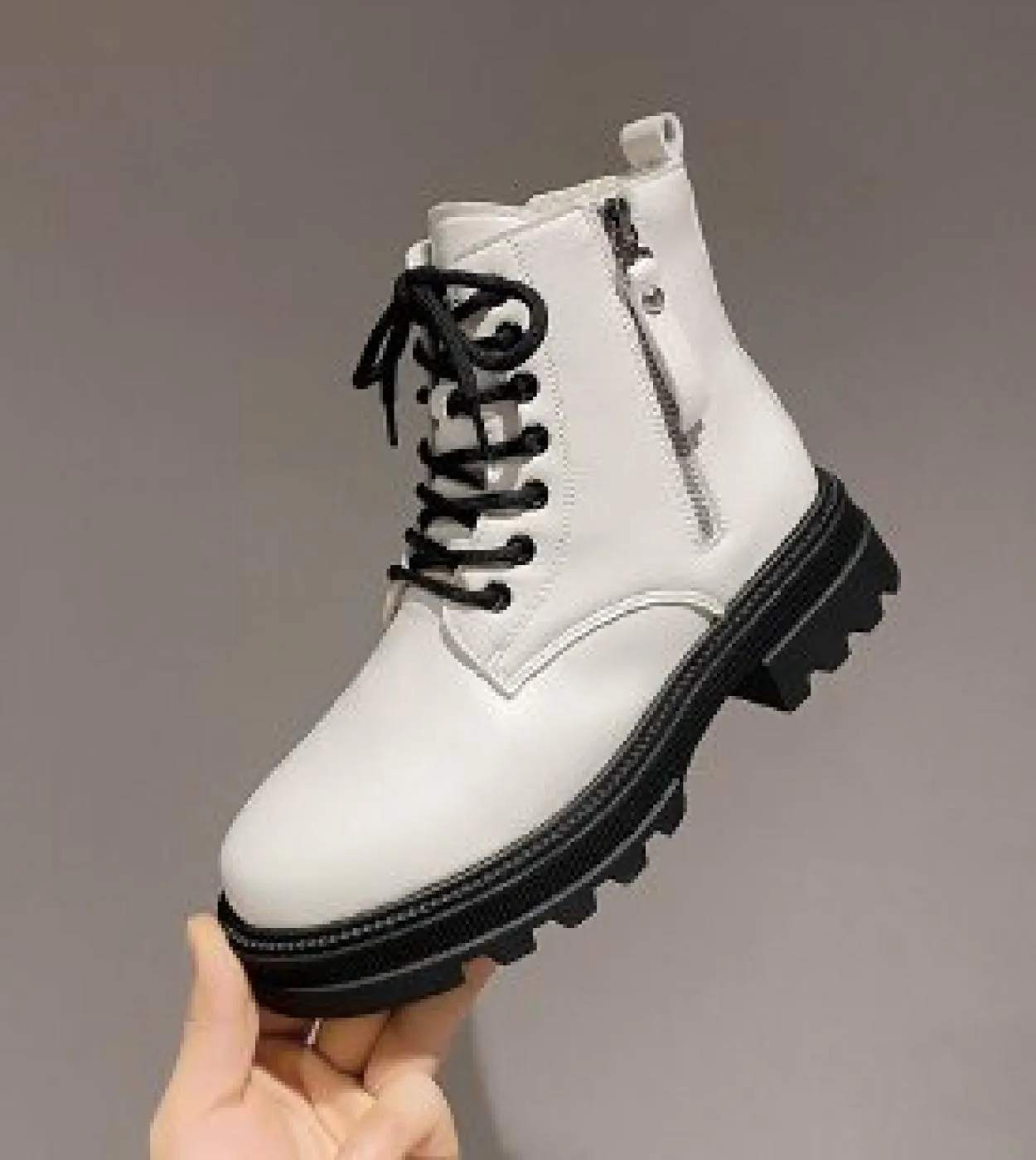 2022 nuovi stivali Martin autunno inverno piattaforma donna stivaletti neri per donna scarpe stile britannico peluche corte Zip