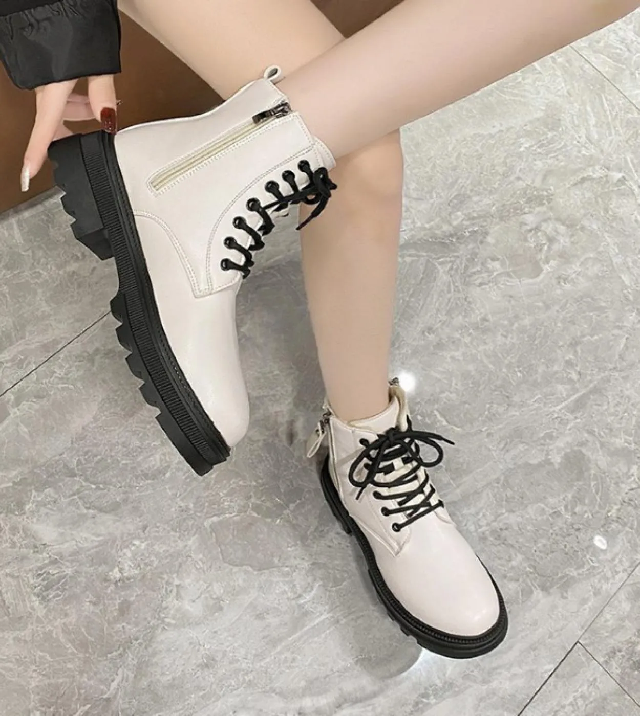 2022 nuovi stivali Martin autunno inverno piattaforma donna stivaletti neri per donna scarpe stile britannico peluche corte Zip