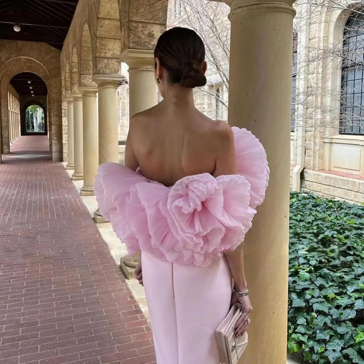 Affascinanti abiti da festa formali senza spalline rosa increspati floreali con spacco posteriore dritto abito lungo da ballo se