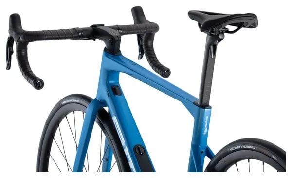 BMC Roadmachine Two Bicicletta da strada Shimano Ultegra Di2 12S 700 mm Blu cobalto 2024