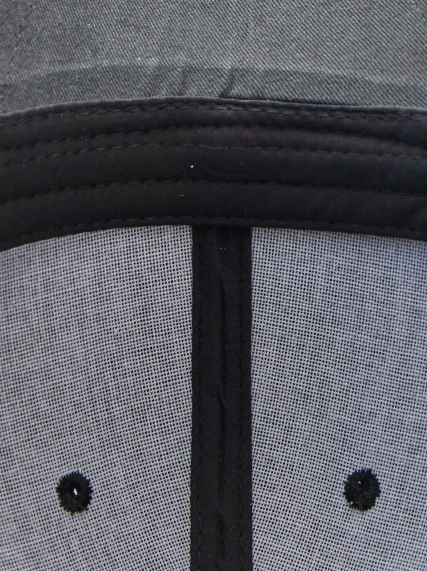 Cappellino in tela tinta unita - nero