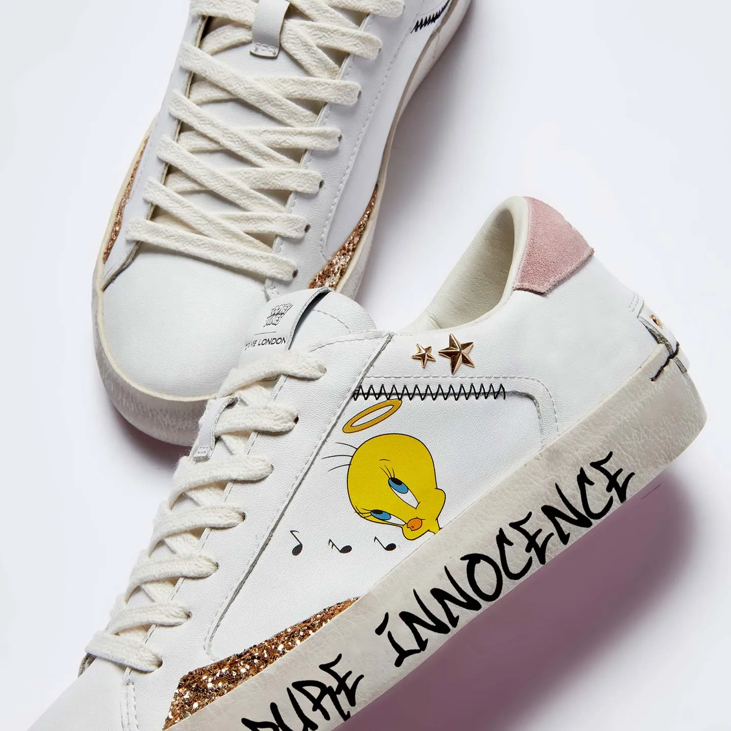 DS4-Distressed Angel Tweety Bird 88003 White Woman  