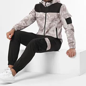 Giacca con zip e pantaloni cargo mimetici nero beige con cappuccio