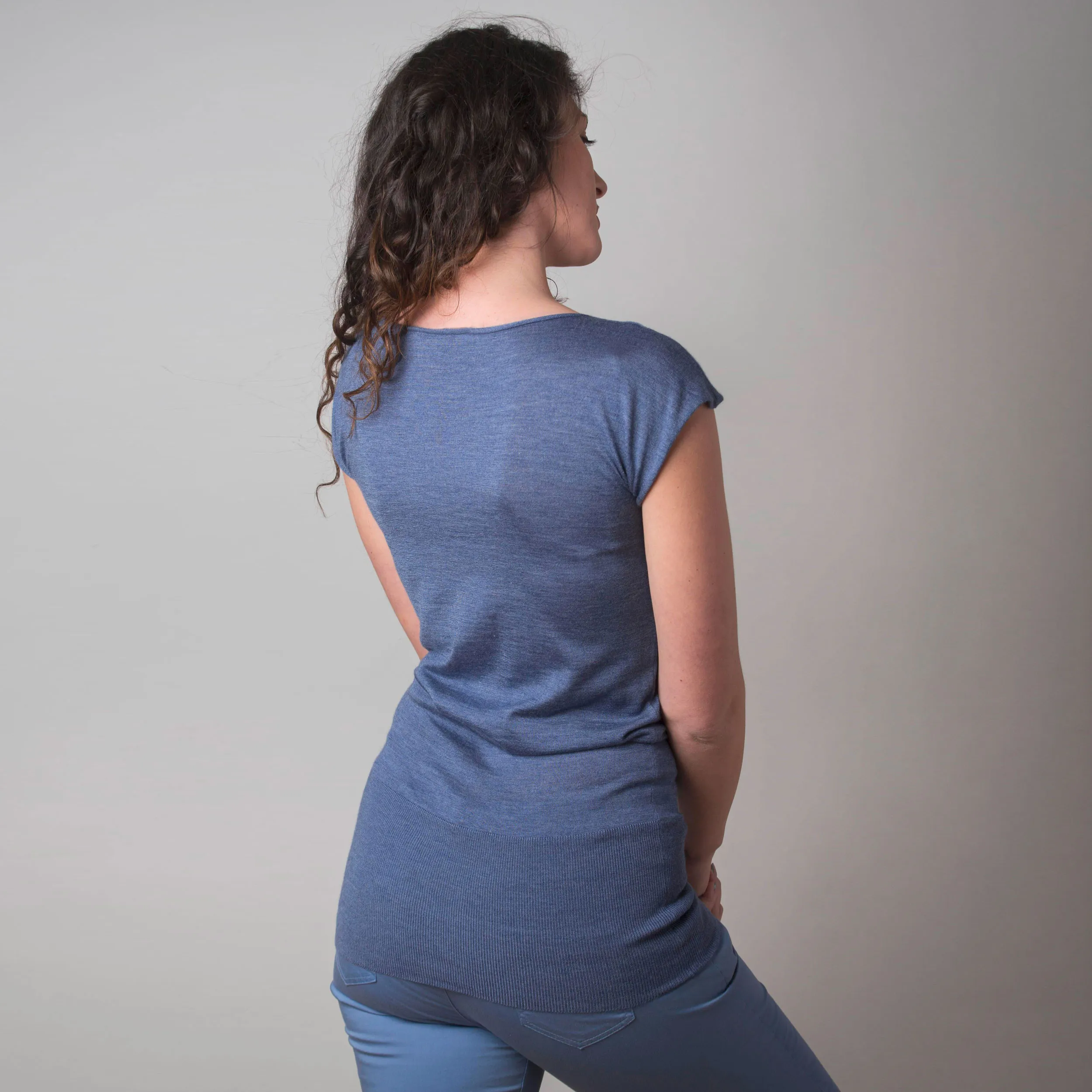 Maglia in Cashmere e Seta Scollo a Barca Ametista