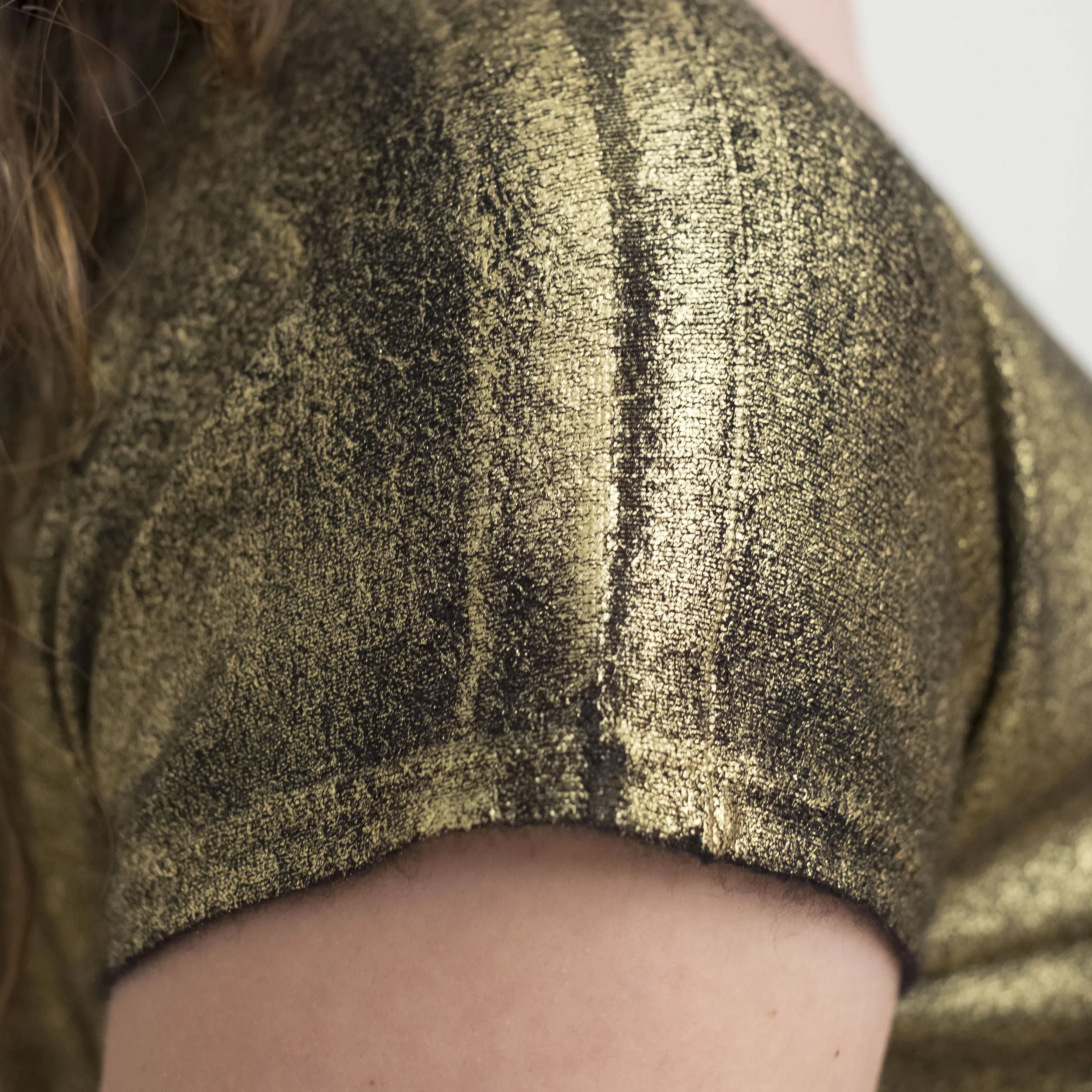 Maglia in Cashmere e Seta Stampata Oro