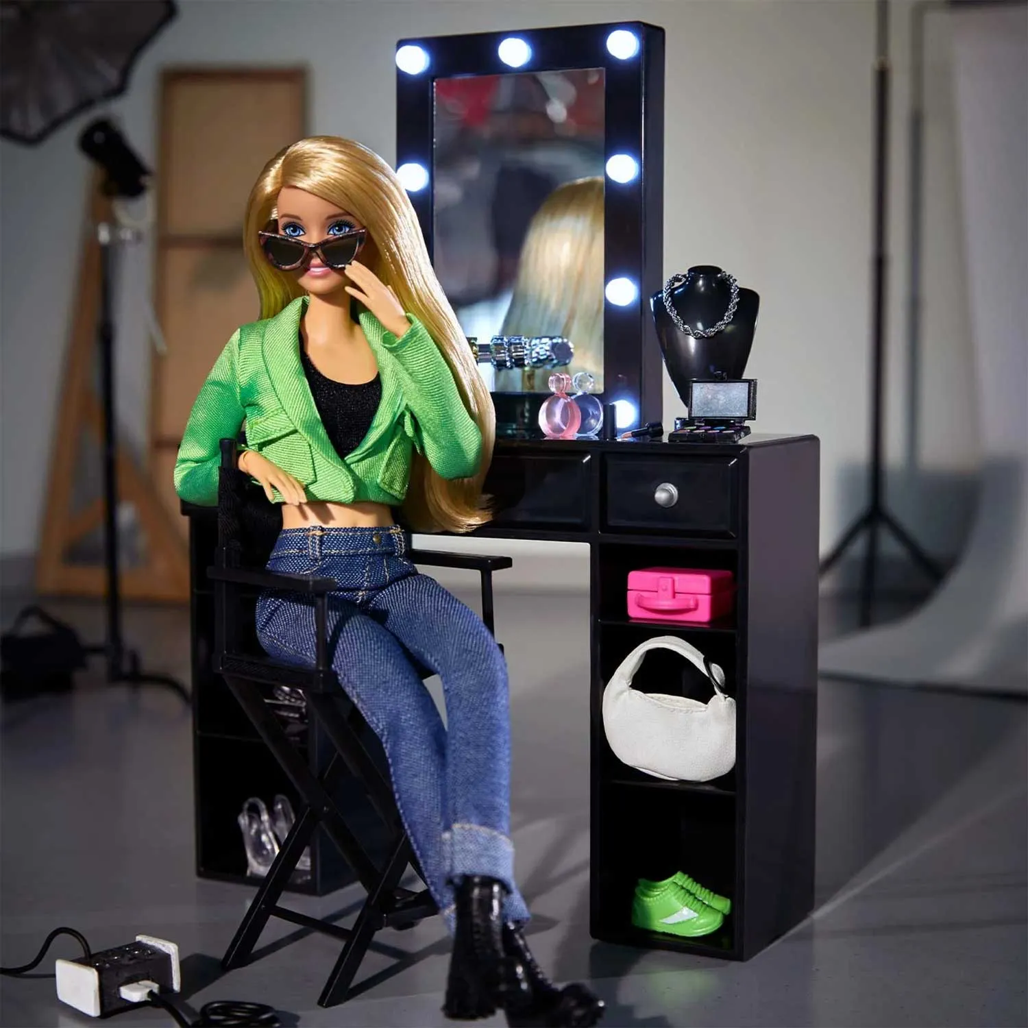 Mattel - Barbie Style: Barbie Fashion Studio HBX98