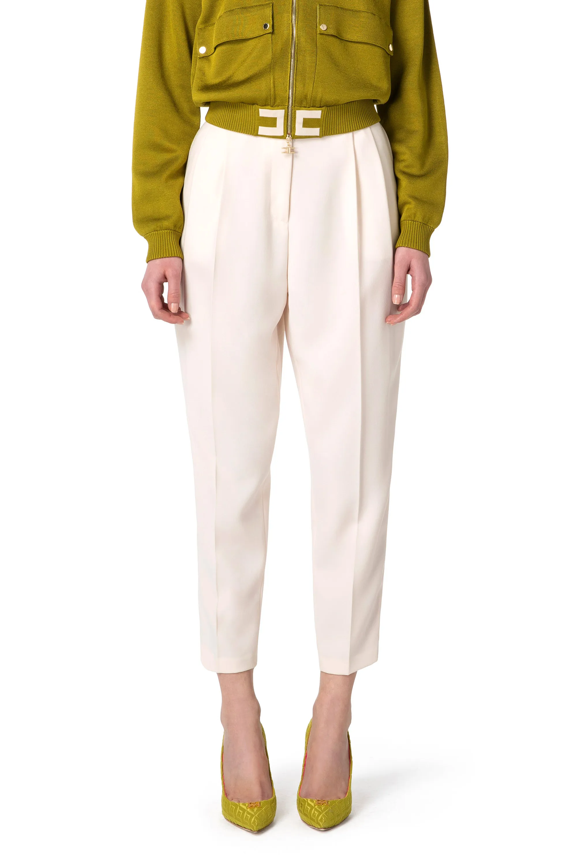Pantalone in crêpe con pinces