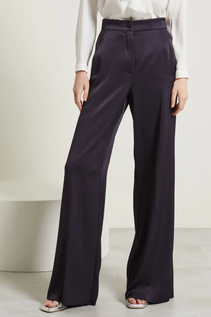 Pantaloni fluidi in raso