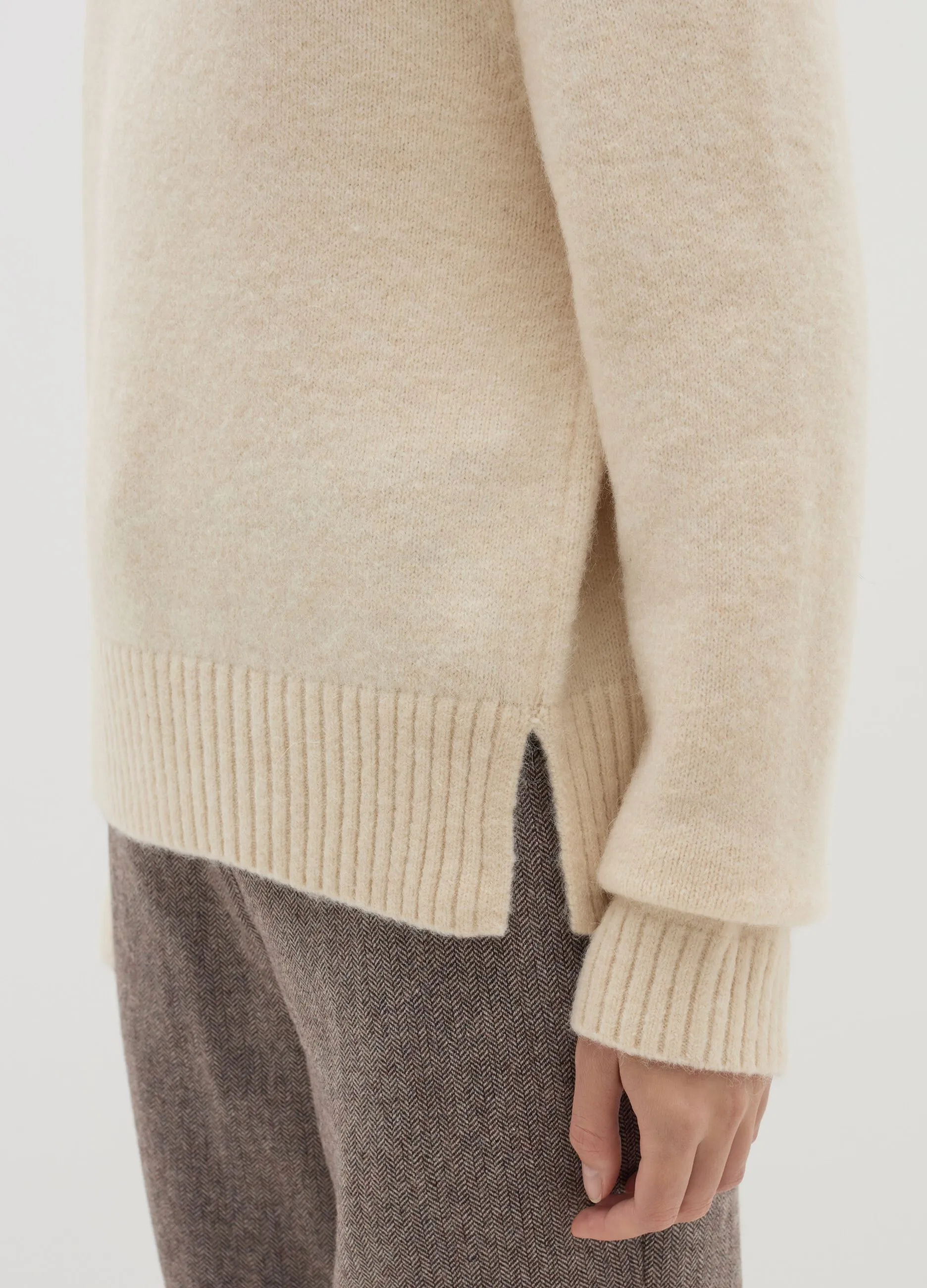 Pullover a collo alto in alpaca e lana