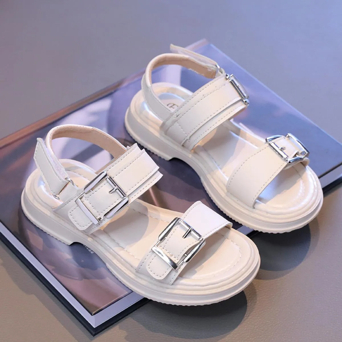 Sandali per ragazze estive Piccola principessa Sandali eleganti e solidi Sandali da spiaggia per bambini con fondo morbido e fle