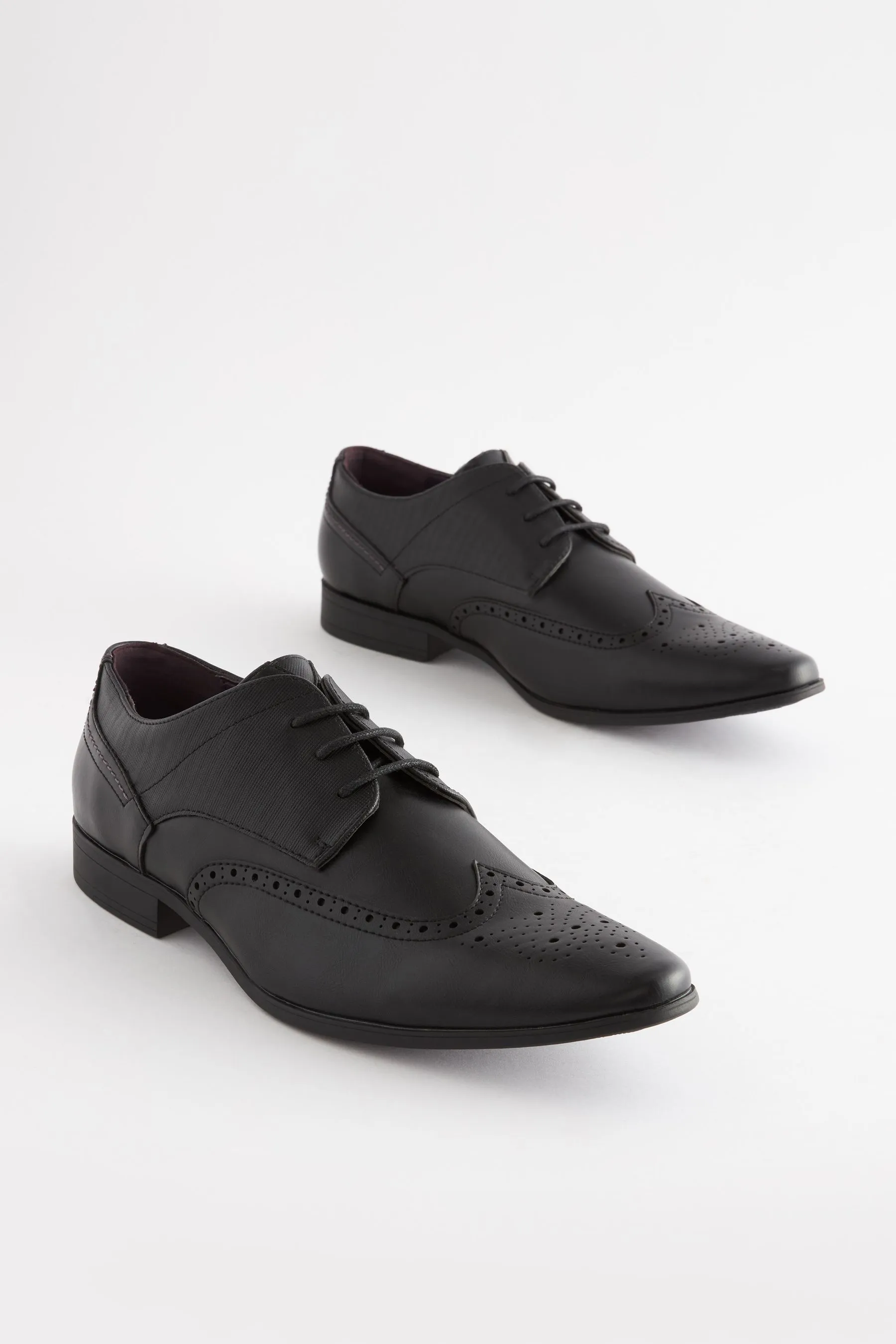Scarpe brogue a pianta larga    