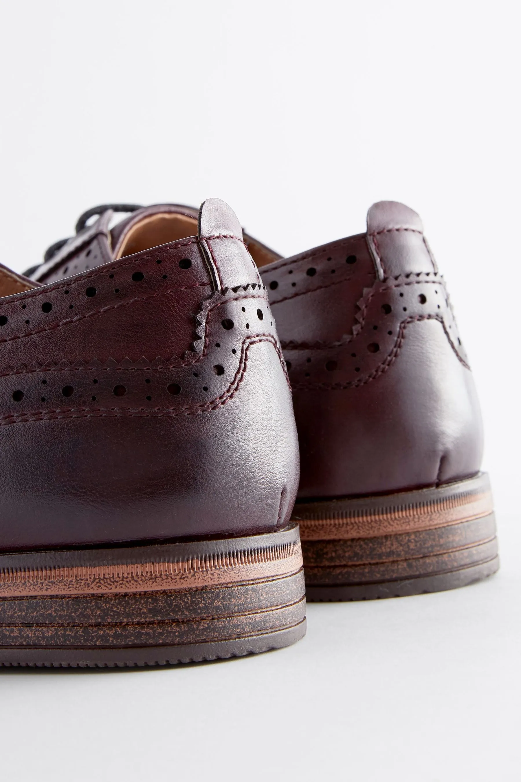Scarpe brogue con due ali testurizzate    