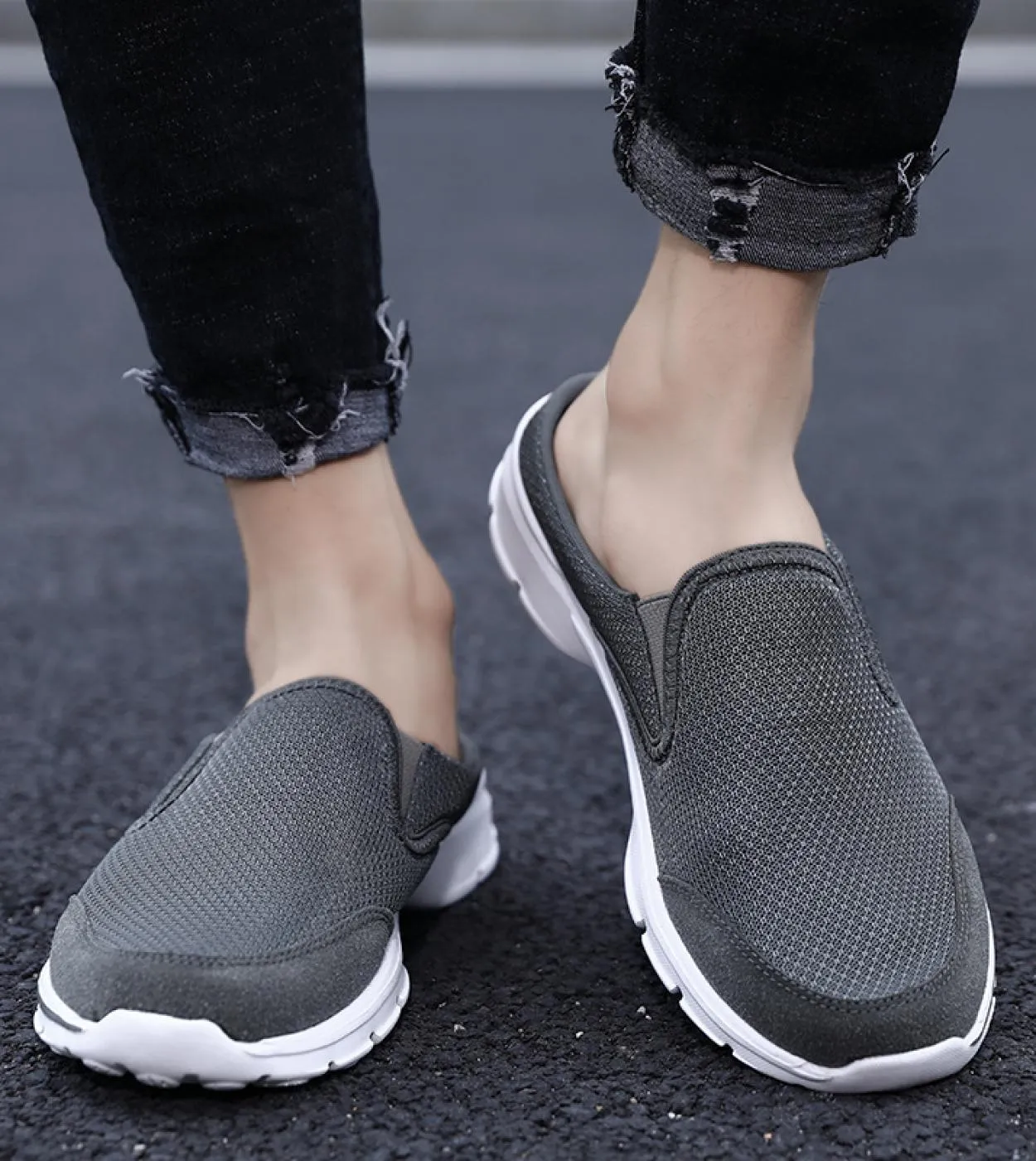 Scarpe casual da uomo New Summer Trend Mesh Traspirante Mezze scarpe da uomo Slip On Mezze pantofole nere Calzature maschili Cas