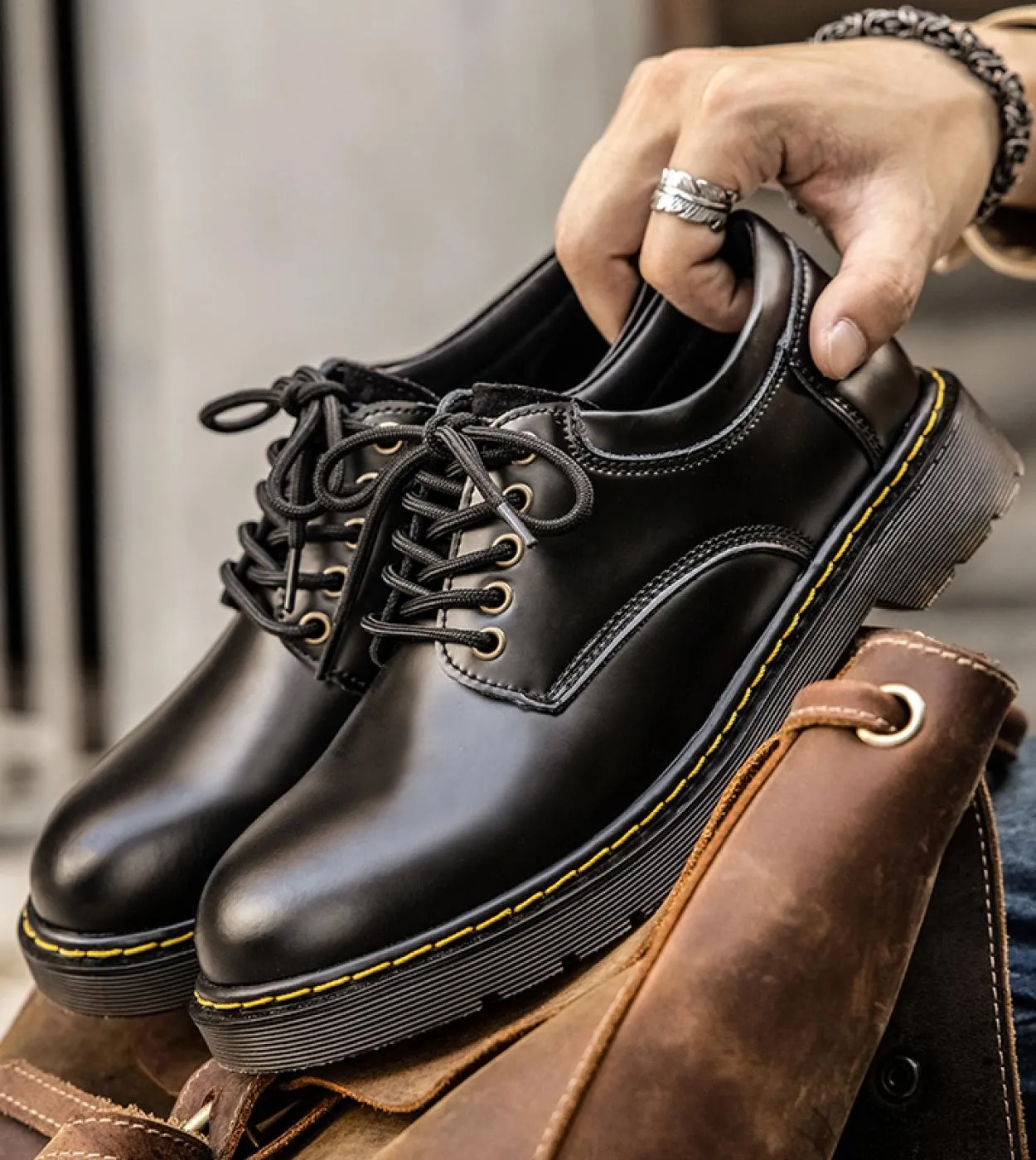 Scarpe da uomo in pelle Luxury Trendy Casual Slip On Mocassini formali Mocassini da uomo Scarpe da guida maschili nere italiane