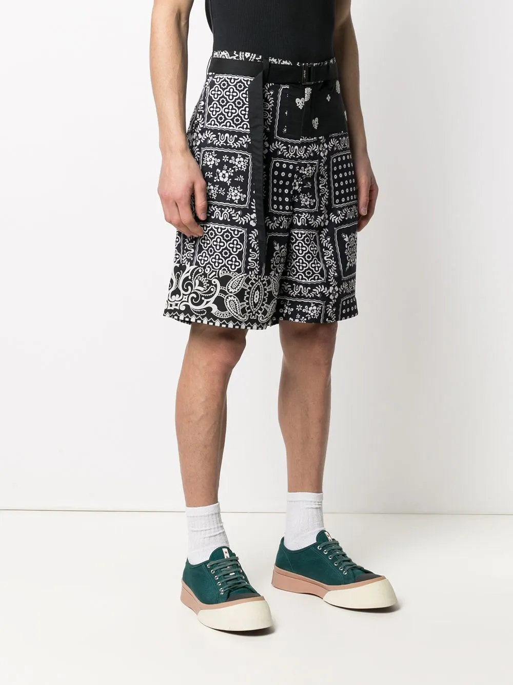 Shorts con stampa e cintura