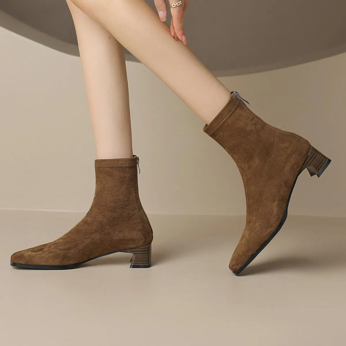Stivaletti da donna Tacco medio Pelle scamosciata di mucca Punta quadrata Office Lady Autunno Inverno Cerniera posteriore Scarpe