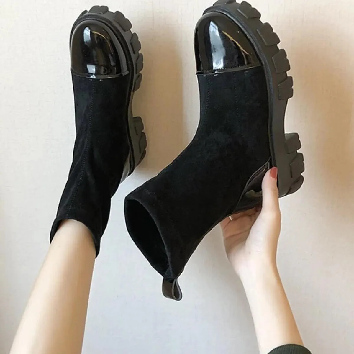 Stivali calzino neri donna 2022 nuove scarpe punk gotiche stivaletti scarpe con plateau stivali calzino bianchi da donna