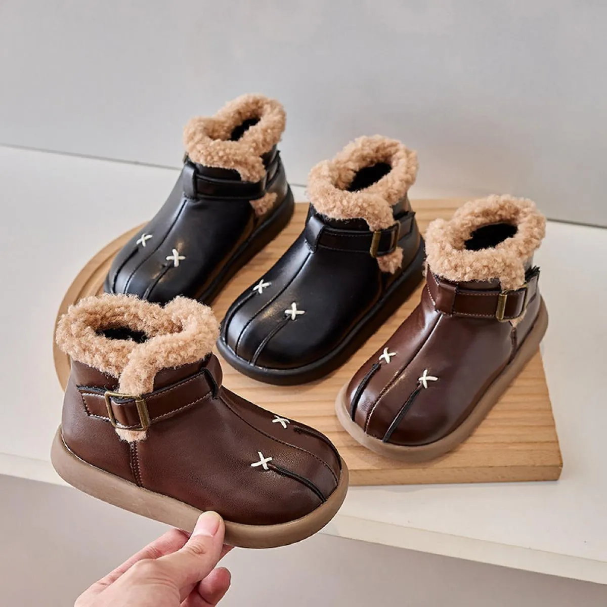 Stivali moda per bambini in lana d'agnello per ragazze adolescenti Stivaletti corti Lovley Stivali da neve principessa antiscivo