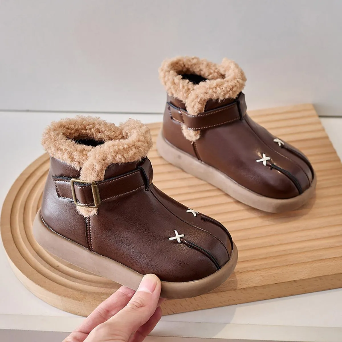 Stivali moda per bambini in lana d'agnello per ragazze adolescenti Stivaletti corti Lovley Stivali da neve principessa antiscivo