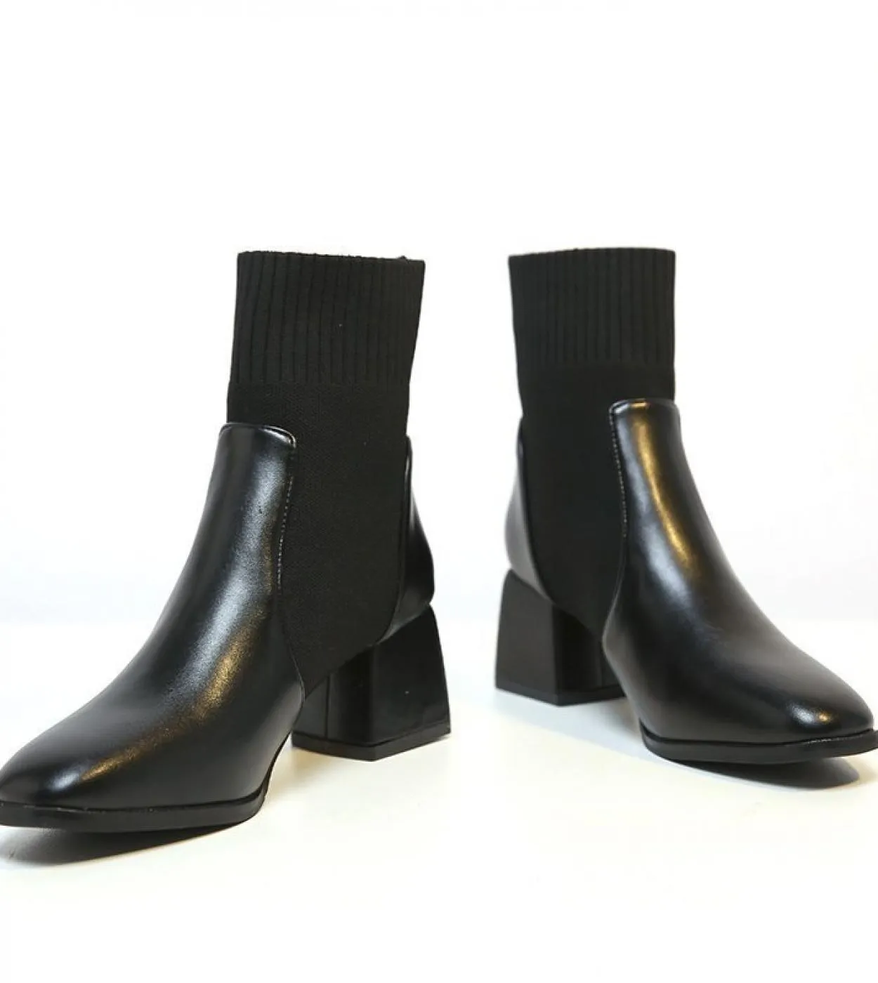 Zeppe in pelle Calzini Stivali Stivaletti in pelle Tacchi alti in pelle Scarpe in pelle Stivali da donna
