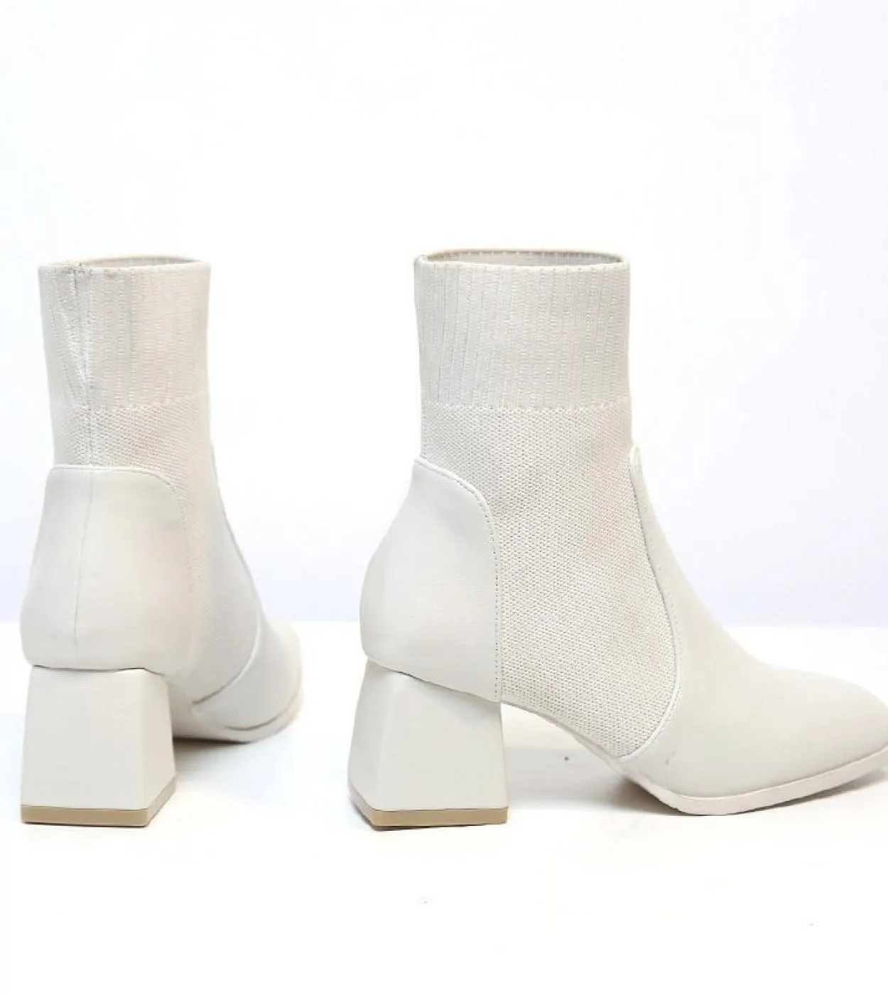 Zeppe in pelle Calzini Stivali Stivaletti in pelle Tacchi alti in pelle Scarpe in pelle Stivali da donna